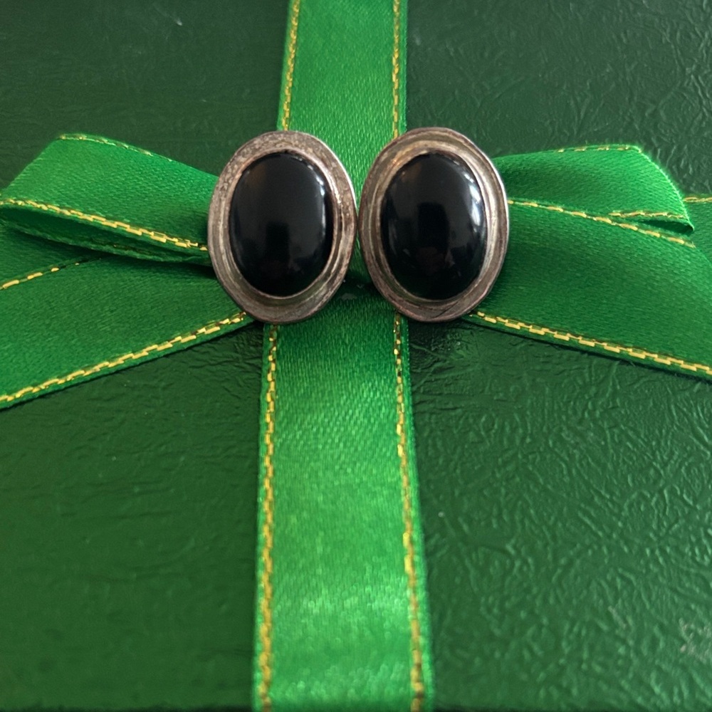 Elegant Vintage Mexican Silver and Black Oval Earrings